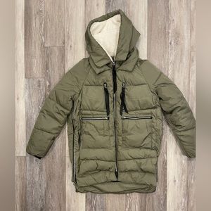 Dandishi brand winter jacket. Size XL fits like a medium.